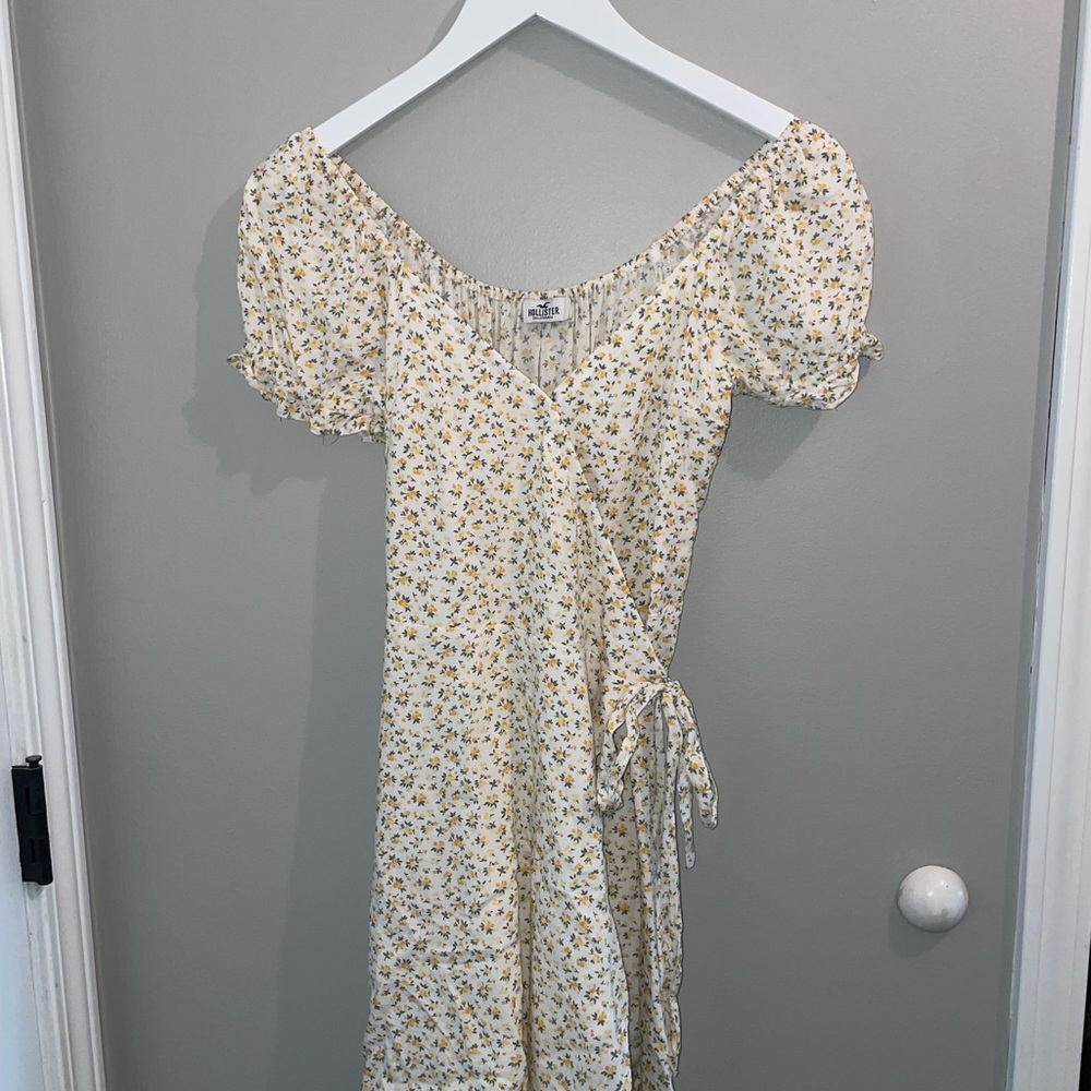 Hollister Floral Cream Wrap Dress